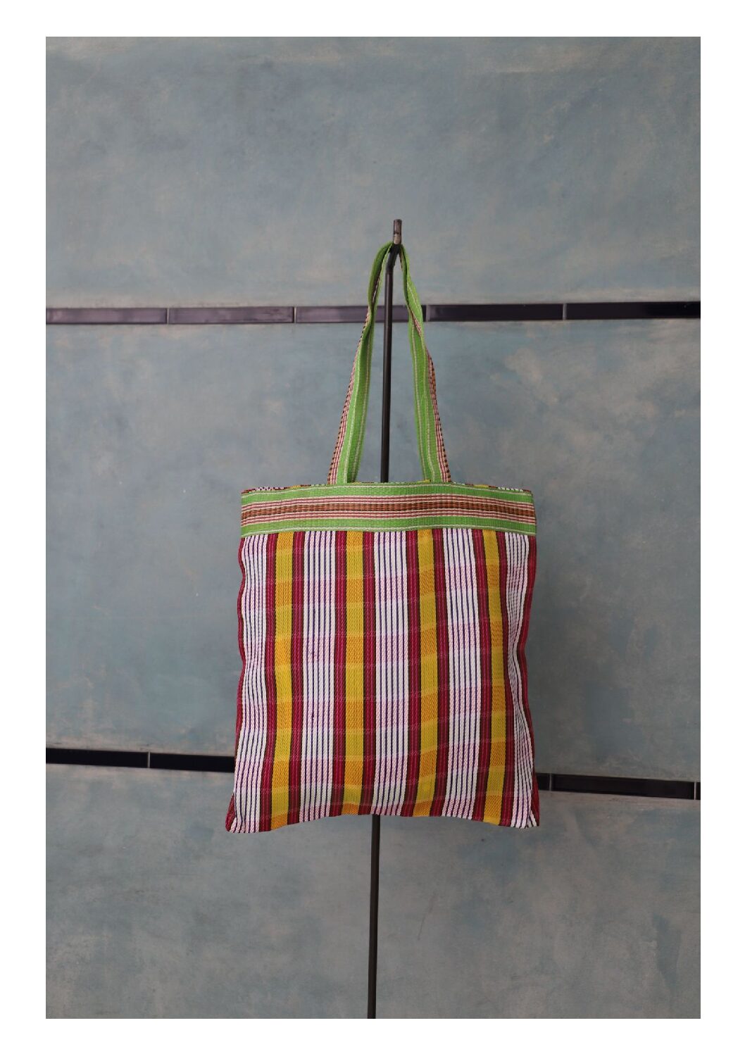 Bolsa nylon roja y amarilla