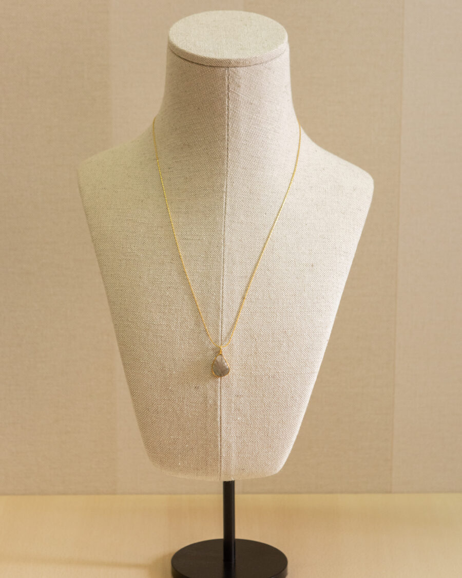 Collar Ana