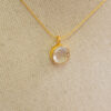 Collar corto de plata, chapado en oro, con piedra natural