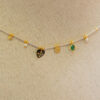 Collar de plata, chapado en oro, con mini charms variados