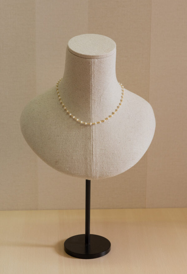 Collar de plata, chapado en oro, con perlas 