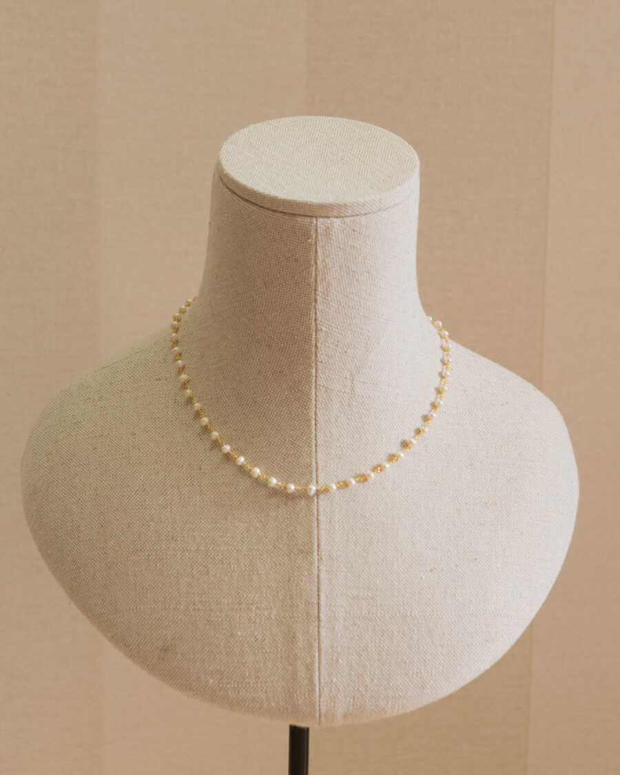 Collar de plata, chapado en oro, con perlas 