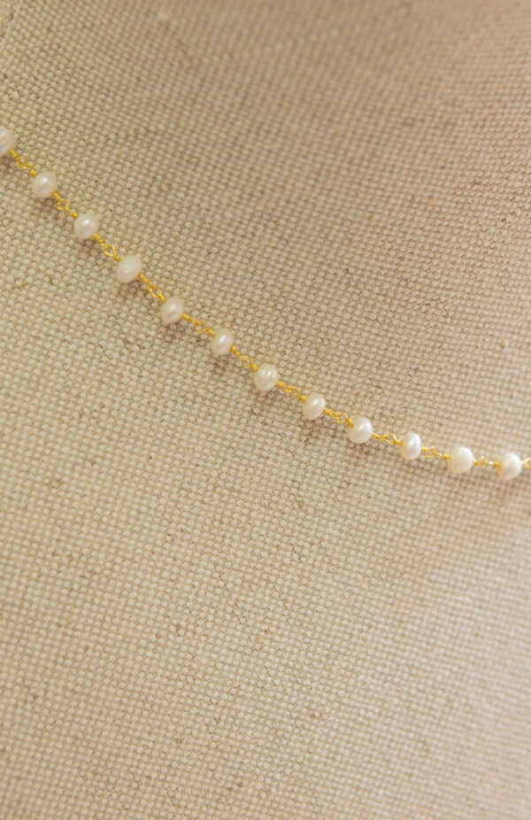 Collar de plata, chapado en oro, con perlas 