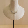 Collar de plata, chapado en oro, con piedras naturales 