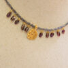 Collar de plata, chapado en oro, con piedras naturales 