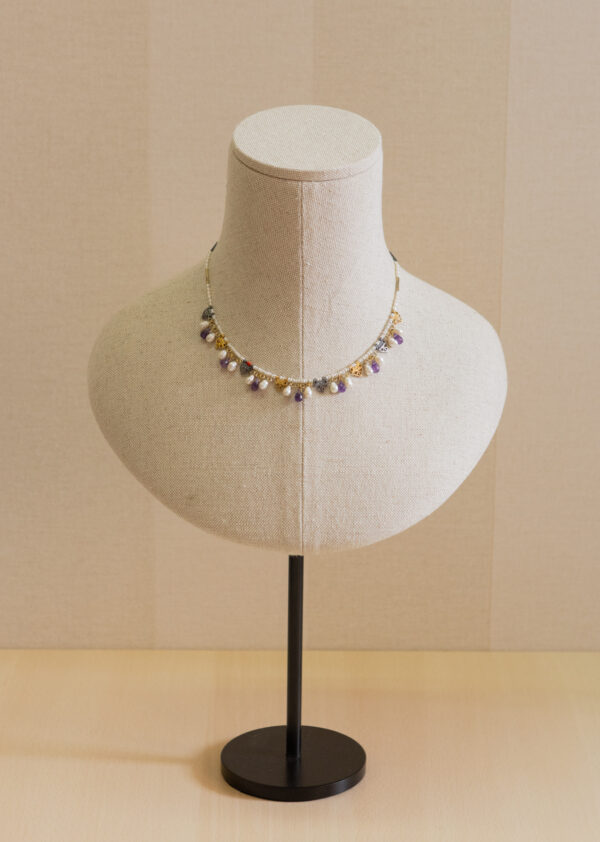 Collar de plata, chapado en oro, con piedras naturales 