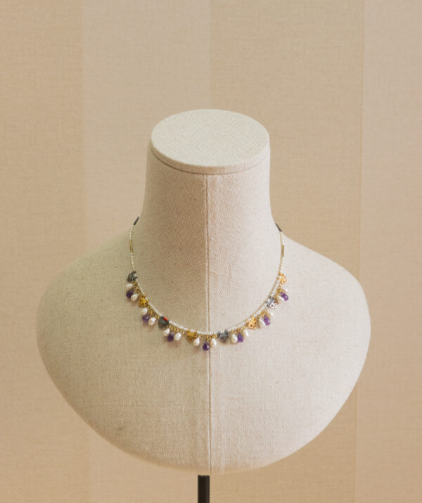Collar de plata, chapado en oro, con piedras naturales 