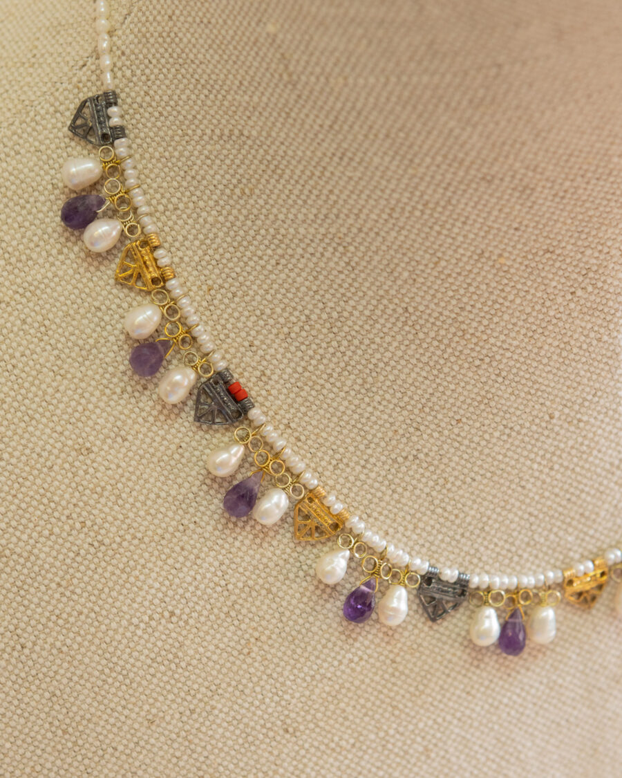 Collar de plata, chapado en oro, con piedras naturales 