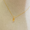 Collar de plata chapado en oro,  con colgante de piedra natural