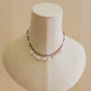 Collar de plata chapado en oro, con mini colgantes de piedras naturales